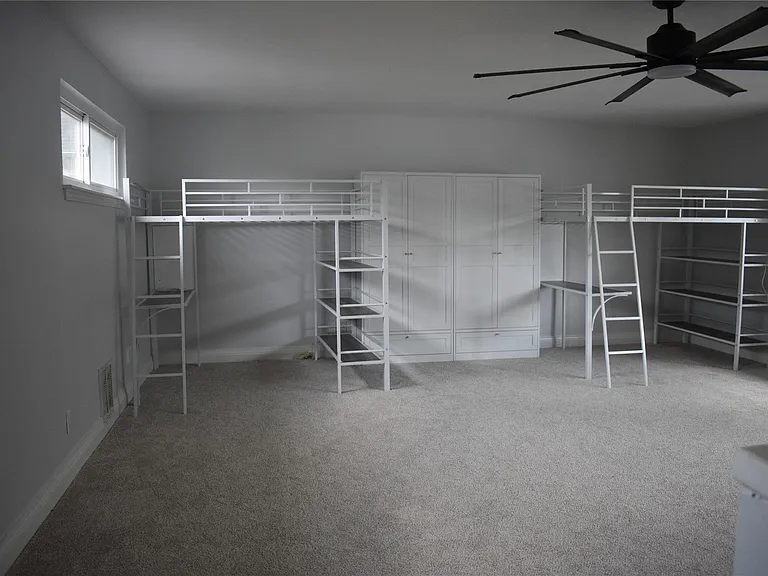 4521 Maple St — Photo 7