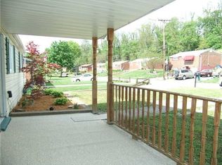 727 Dehaviland Dr, Pittsburgh, PA 15239