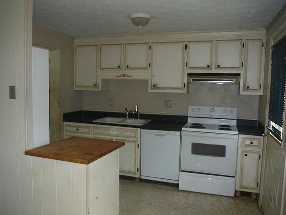 4th image of 3790 Aurelia Dr