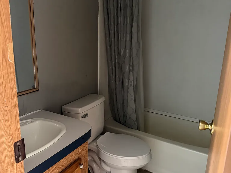 507 W Broadway St — Photo 2
