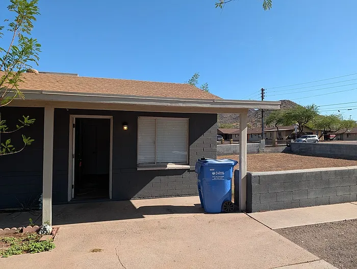 2 bed, 1.0 bath, $1,095 — Photo 4
