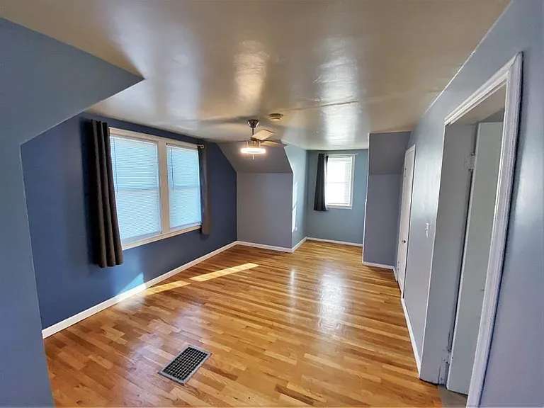 5925 Jefferson Ave — Photo 12