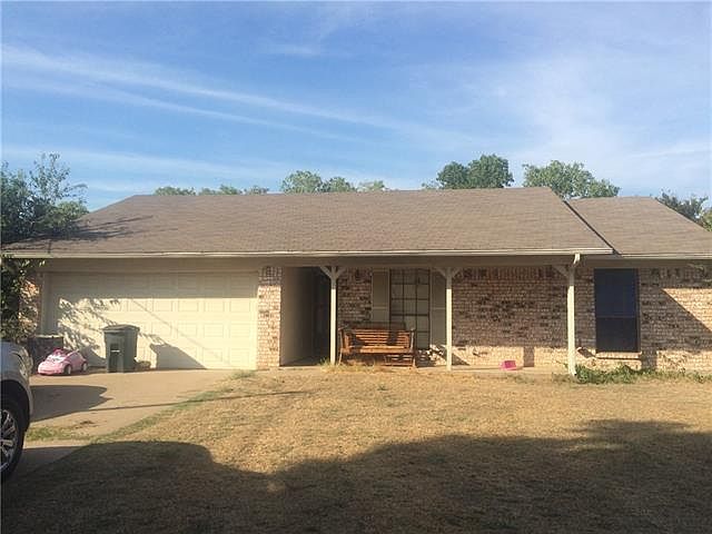 1st image of 609 Holly Dr