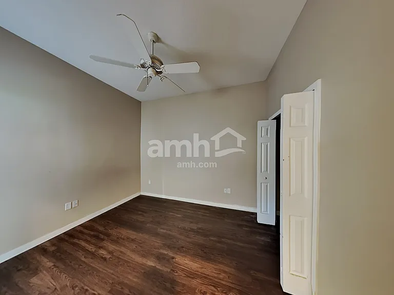 2305 Lawrence Hall St — Photo 11