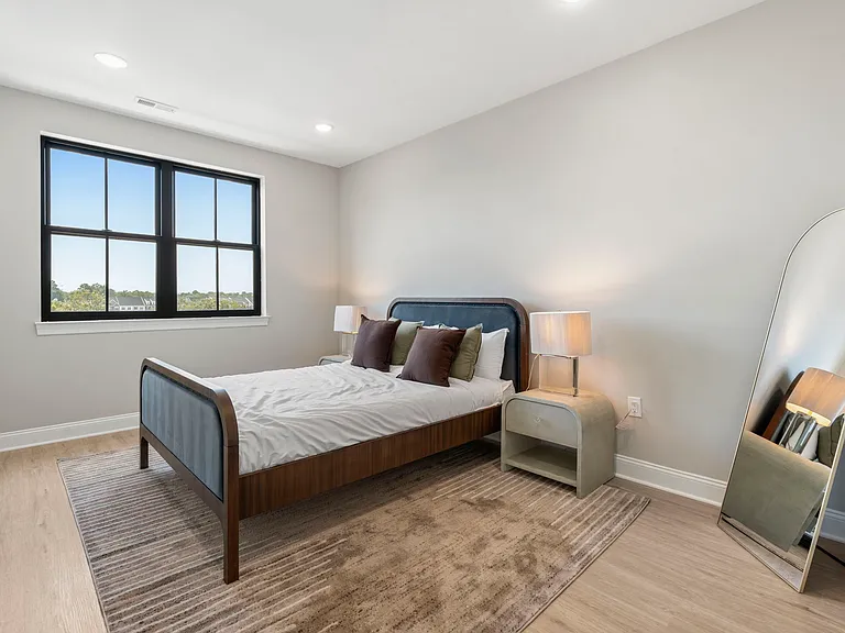 348 Bridge St #101 — Photo 8