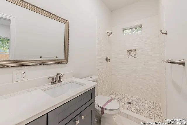 121 W Highland Blvd #101 — Photo 22