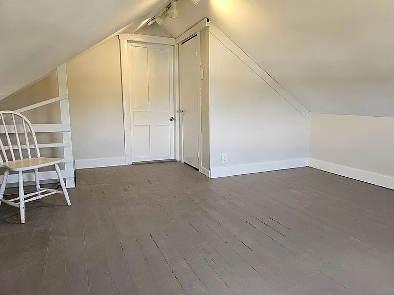 227 Bowen Rd — Photo 15