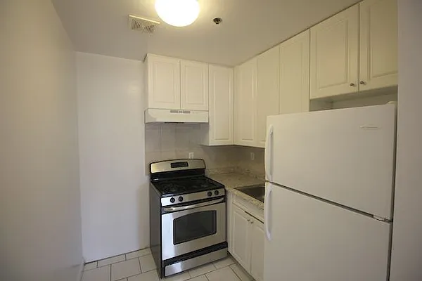 Rented by Compass | media 7