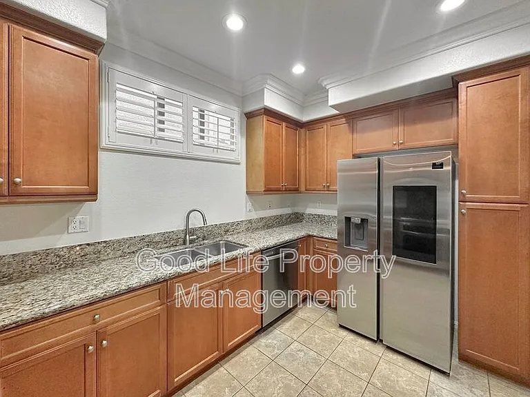 1828 Scarlet Pl — Photo 9