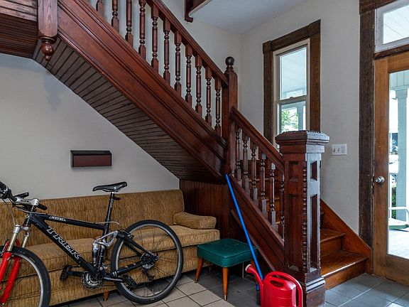 4th image of 820 Luttrell St #1