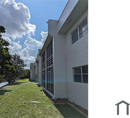20520 NW 15th Ave — Photo 2