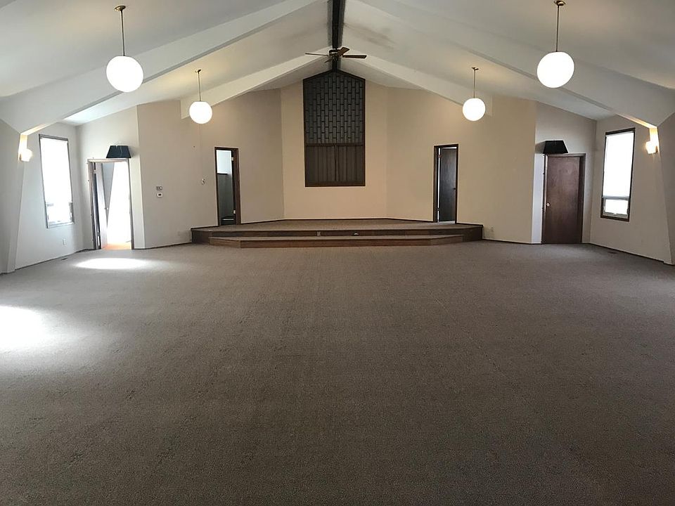 2nd image of 3040 SE 72nd St
