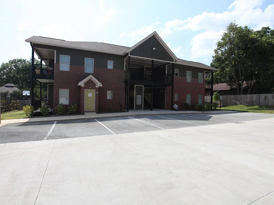 339 N College St #3