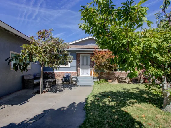 2105 Loyola Way, Turlock, CA 95382