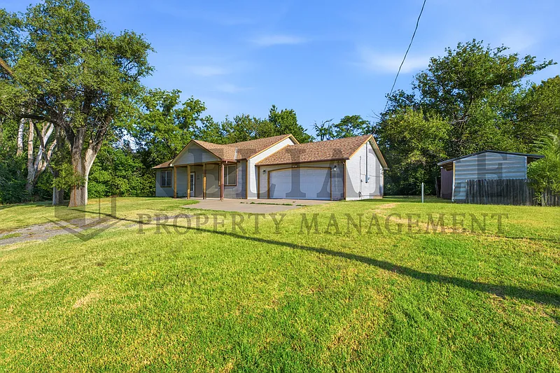 3 bed, 2.0 bath, 1344 sqft, $1,495 — Photo 2