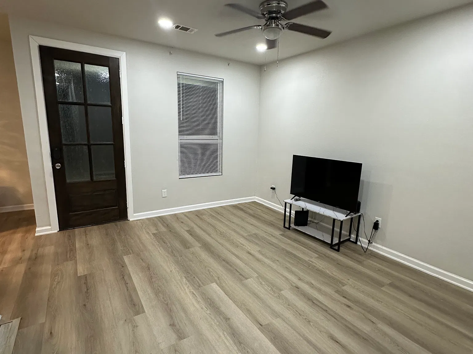 3 bed, 1100 sqft, $1,500 — Photo 3