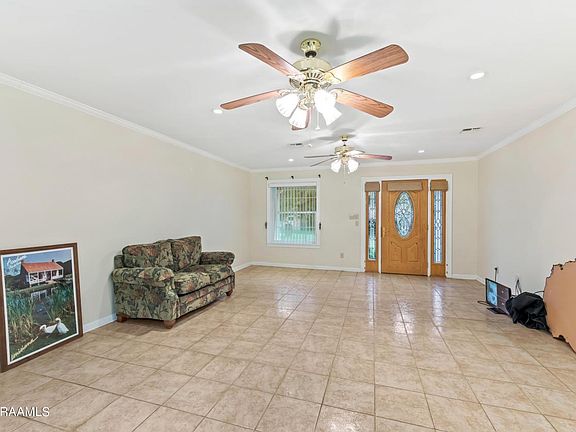 3rd image of 211 Claudia Dr