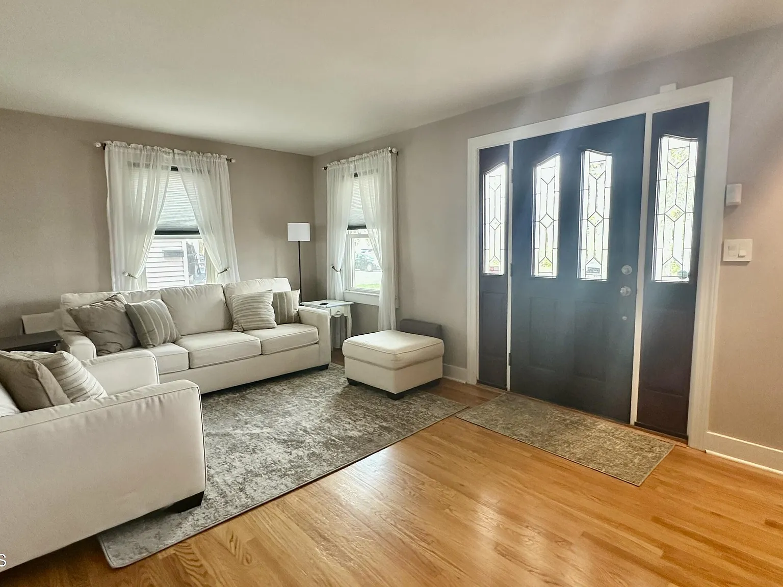 4 bed, 2624 sqft, $6,000 — Photo 2