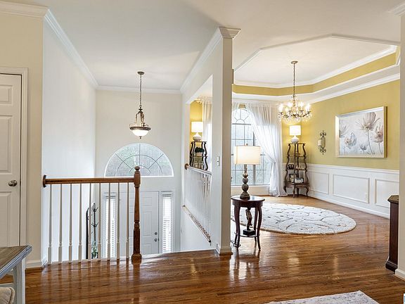 5th image of 22 Forest Ridge Cir