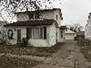 28034 Maple St, Roseville, MI 48066