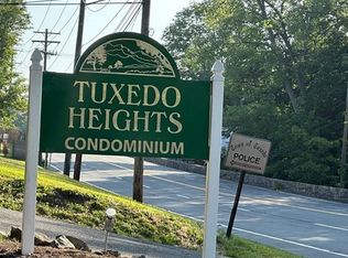 704 Mountainside Dr, Southfields, NY 10975