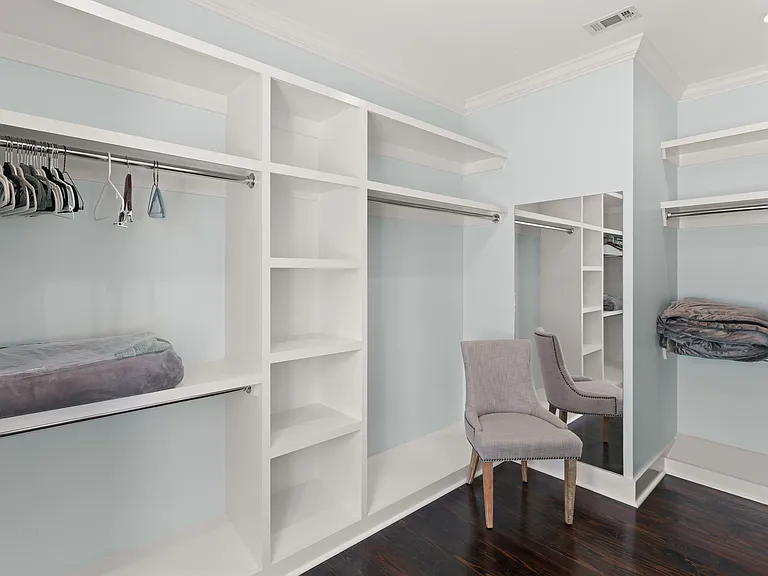 1044 Village Oaks Ln — Photo 9