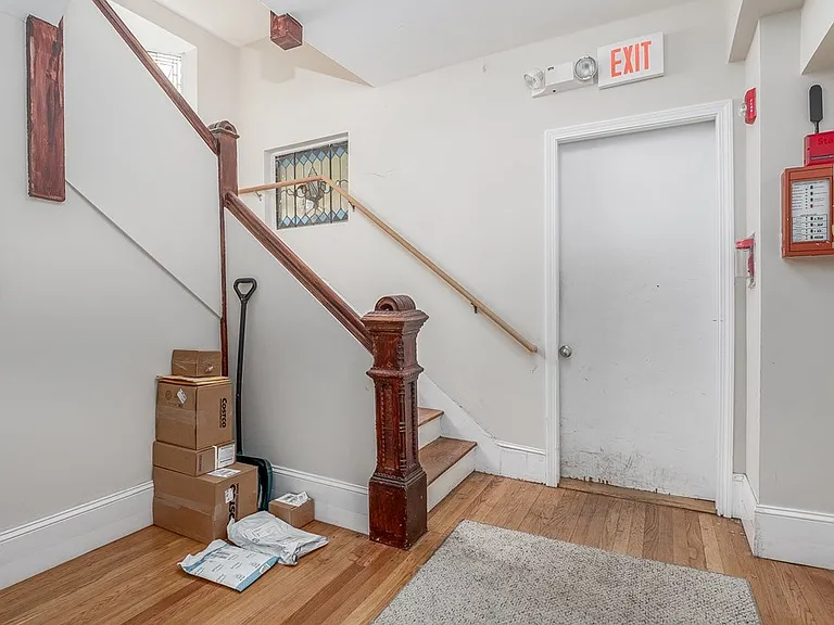95 College Ave #1 — Photo 5