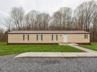 35 Old Oakdale Ln, Westmoreland, TN 37186