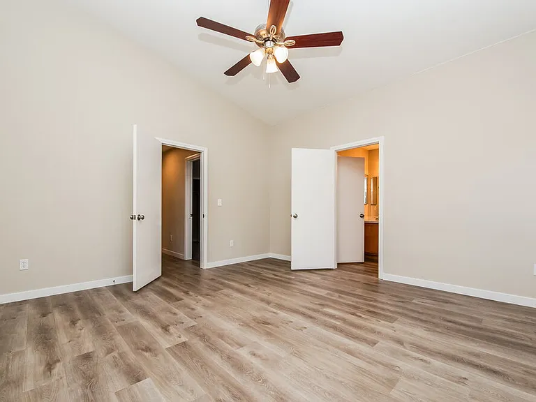 4929 Whispering Spring Ave — Photo 9
