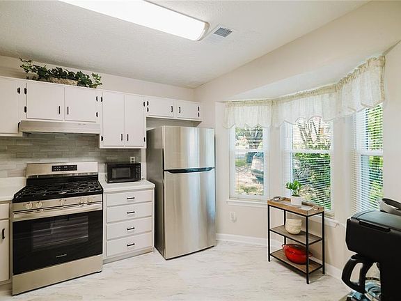 4th image of 3466 Lee Ct NW