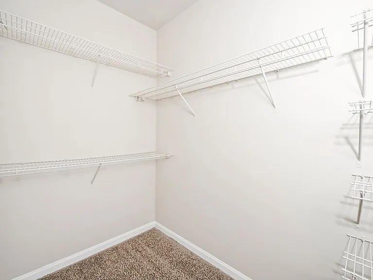 Houston Lake Apartments — Photo 9