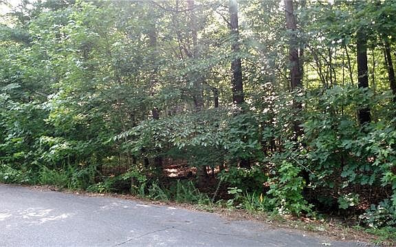 3rd image of 108 Loxley Ln