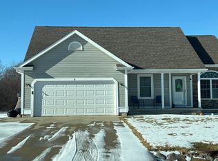 4111 Hidden View Dr, Flint, MI 48506