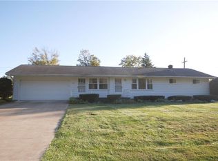 3915 Adelaide Dr, Erie, PA 16510