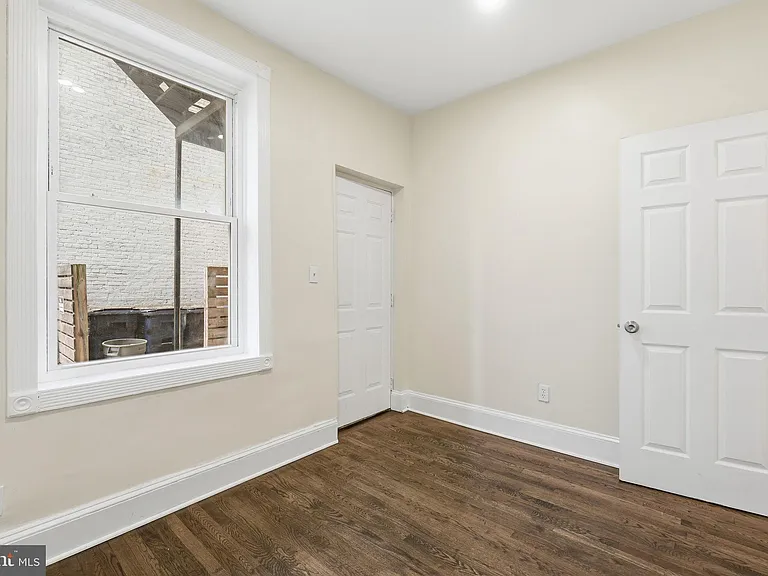 1038 6th St NE #101 — Photo 18