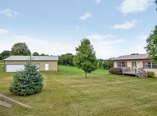 5956 160th Ave, Olin, IA 52320