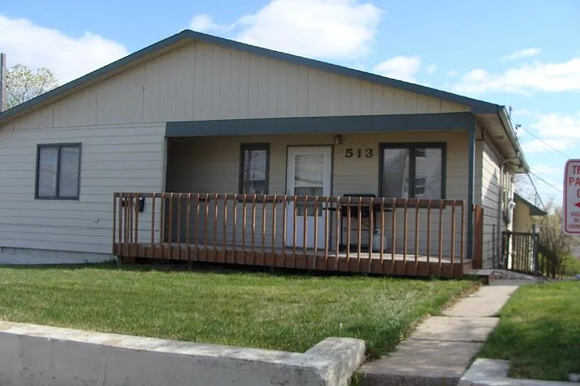 1 bed, $900 — Photo 1