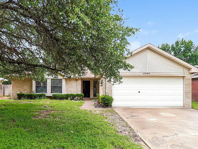 3309 Creekwood Ln — Photo 1