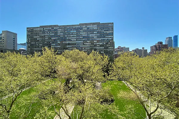 Rented by Compass | media 19