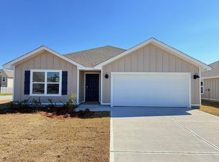 221 Laurel Hill St, Crestview, FL 32539