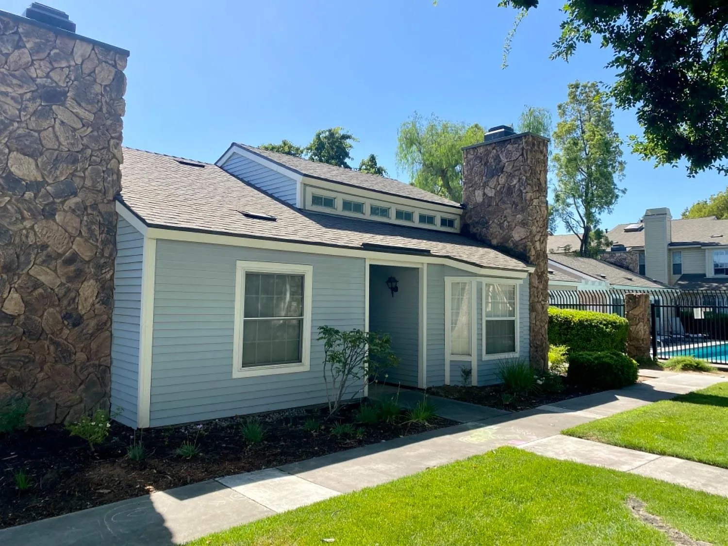 1480 Mayflower Way photo 1