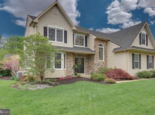 3496 Pond View Dr, Chalfont, PA 18914