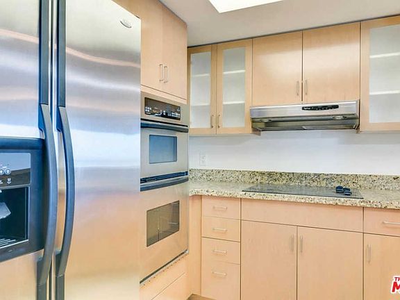 3rd image of 13700 Marina Pointe Dr Unit 716
