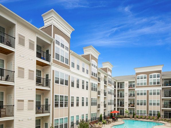 890 S Matlack St APT 305