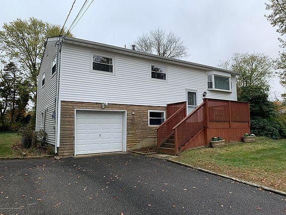 3rd image of 8 Lakeview Dr