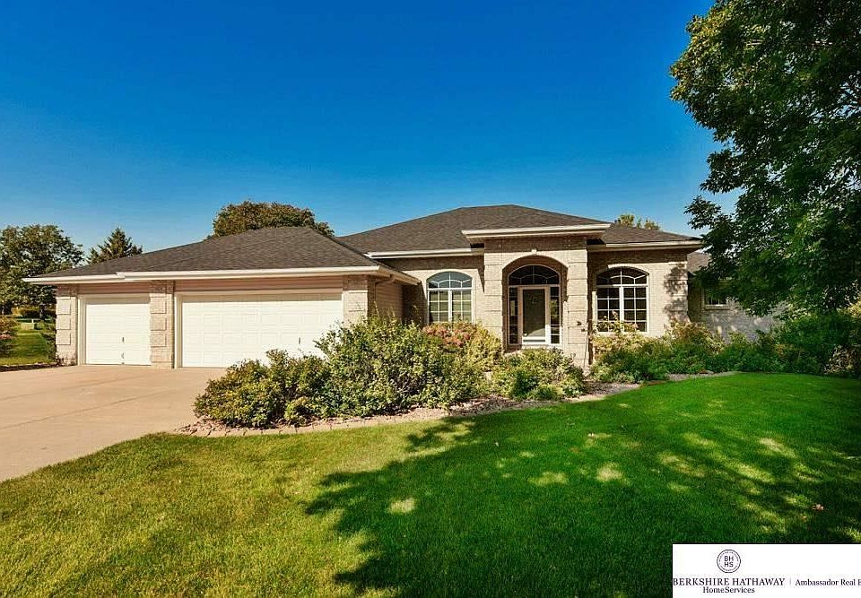 1st image of 7620 Hidden Valley Dr