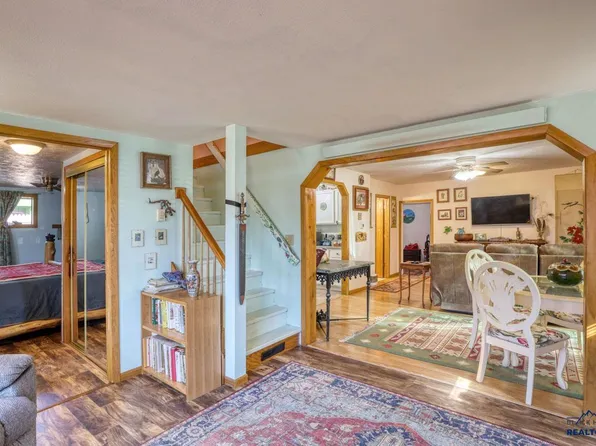 2326 Wilson Ave, Hot Springs, SD 57747