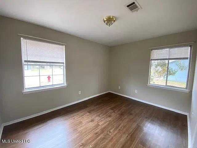7217 Hampton Dr — Photo 6