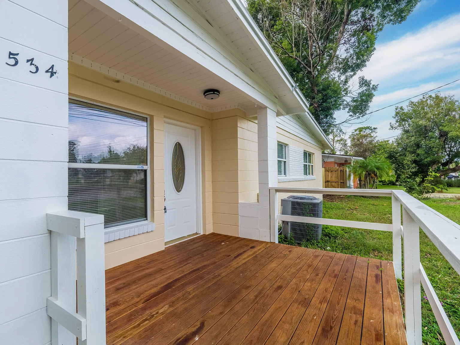 6 bed, 2600 sqft, $2,800 — Photo 2