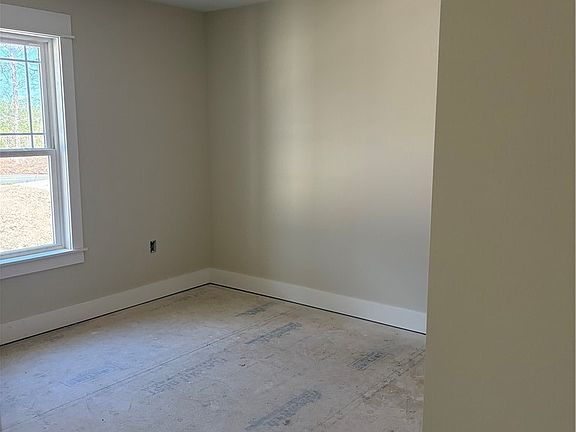 5th image of 210 Mill Rd